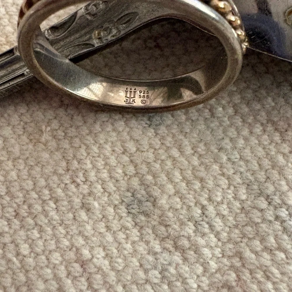 James Avery Silver Ring with Twist Accent Sz 7.75 to 8 - Picture 2 of 4